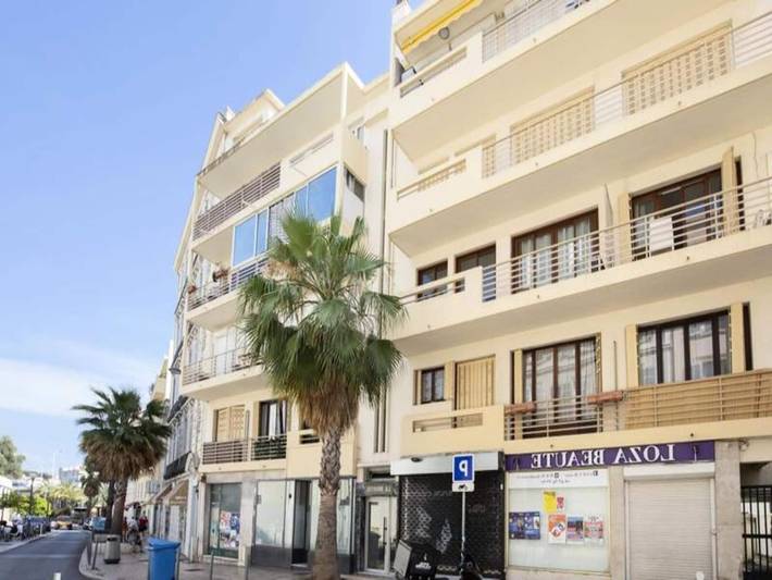 Gîte pour 5 personnes, avec terrasse dans Gare De Cannes