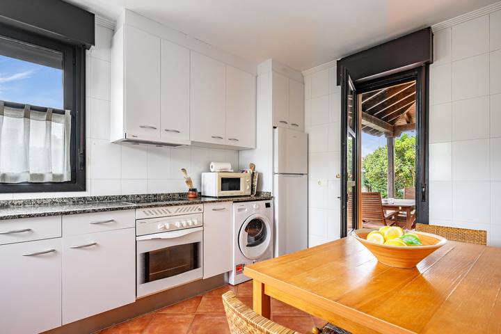 'Chalet Picu Fontanielles en Colunga' con Vistas a la Montaña y Piscina in Colunga, Costa Verde
