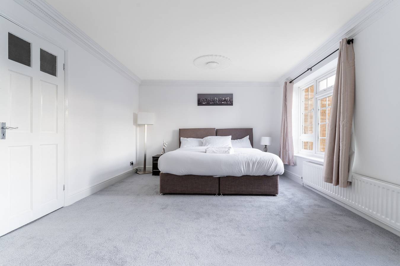 Purley House-Sleeps 8-Near Gatwick-Games Room in London Borough of Croydon, Londyn