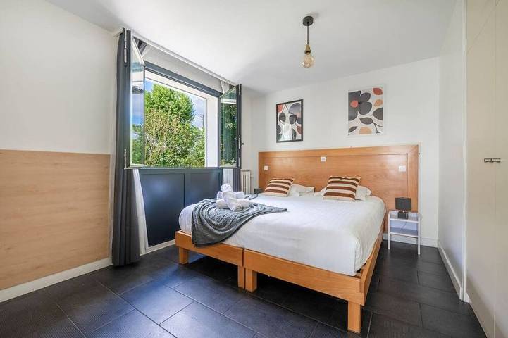 Ganze Wohnung, 20 Minuten von Paris, Kingsize-Bett, Terrasse, Kostenloses Parken in Argenteuil, Val-d'Oise
