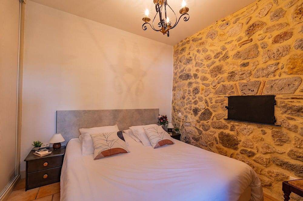 Charming holiday house for 6  \"La Source\" - Wild nature & pool. 30 min from Agen in Nérac, Nérac region