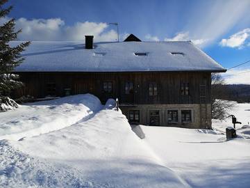 Gîte pour 5 personnes, avec terrasse et jardin dans le Doubs