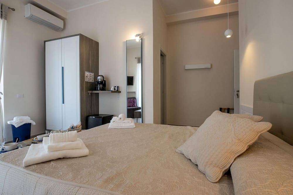Bed & Breakfast a Salerno Id 548 in Salerno, Tyrrhenian Coast Campania