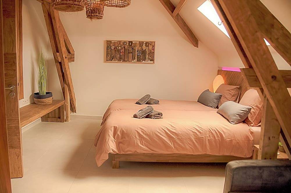 Geheel appartement, 2 bedroom apartment Charleroi Airport in Ransart, Charleroi