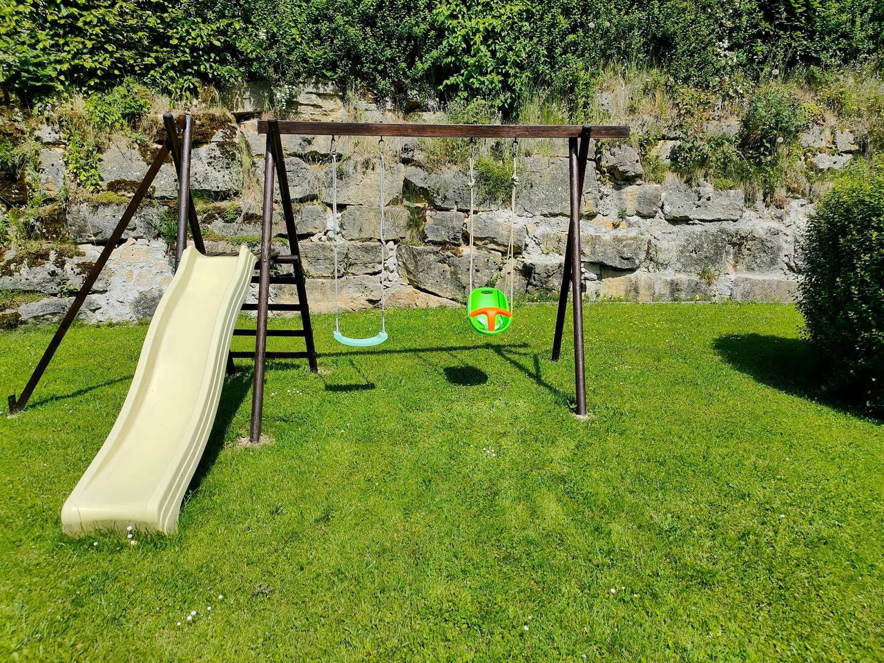 Apartamento entero, 1805 Saine Montagnes du Jura mit Spa & Sauna in Foncine-le-Haut, Parc naturel régional du Haut-Jura