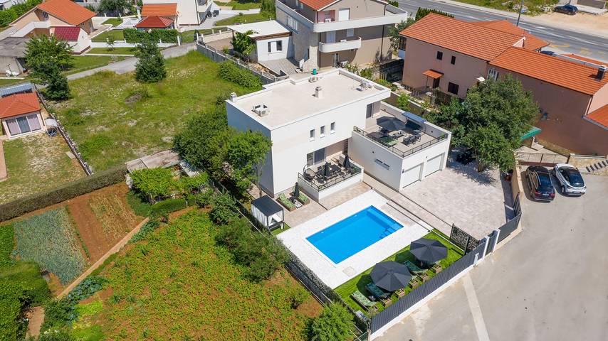 Komfortables Haus mit Terrasse Dicmo, Zagora K-23249 in Dalmatinisches Zagora