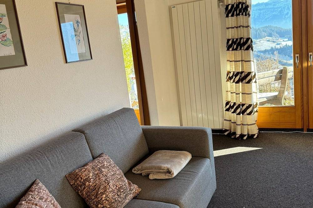 Ganze Wohnung, Gemütliche Ferienwohnung im Chalet Heide mit wunderbarem Alpenblick - Beatenberg in Beatenberg, Thunersee
