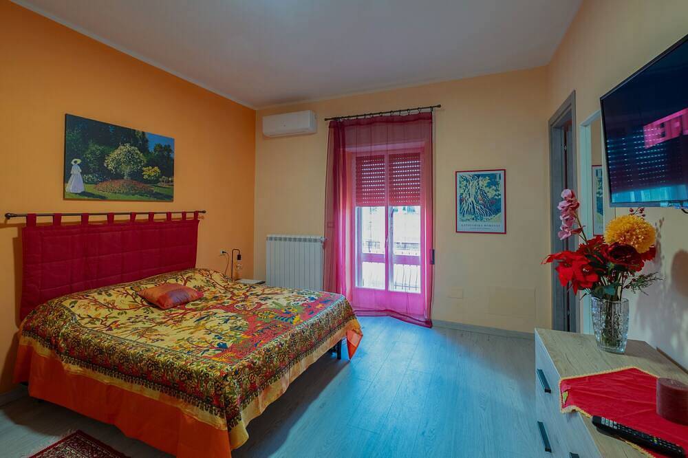 Holiday Home 'Monet 90mwifiparkingnetflix' with Balcony, Wi-Fi and Air Conditioning in Capodimonte, Lake Bolsena