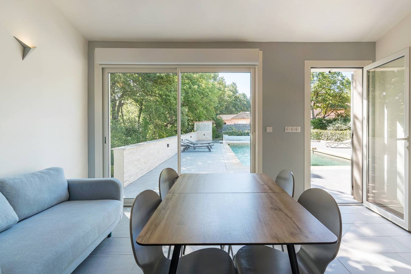Maison de vacances « La Rouveraie, 35 m² » avec vue sur la montagne, Wi-Fi et climatisation in Le Puy-Sainte-Réparade, Région d'Aix-en-Provence