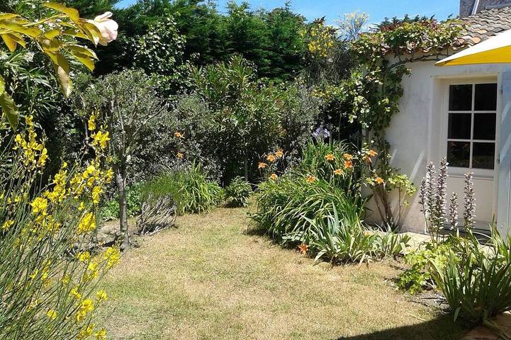 Location de vacances pour 7 personnes, avec Terrasse et Jardin dans Plage de La Conche des Baleines