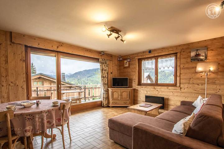 Gîte pour 4 personnes, avec Balcon ainsi que Terrasse et Vue à Notre-Dame-de-Bellecombe