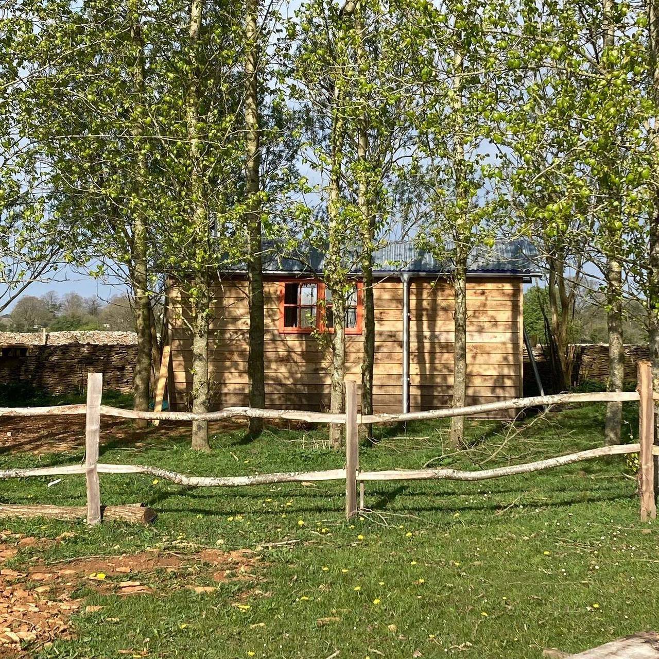 Secluded off grid Shepherd's Hut in Stroud, Gloucestershire