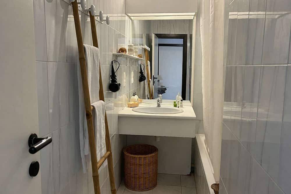 Appartement entier, Studio vue panoramique, clim, piscine - 4 pers. in Le Trayas, Saint-Raphaël