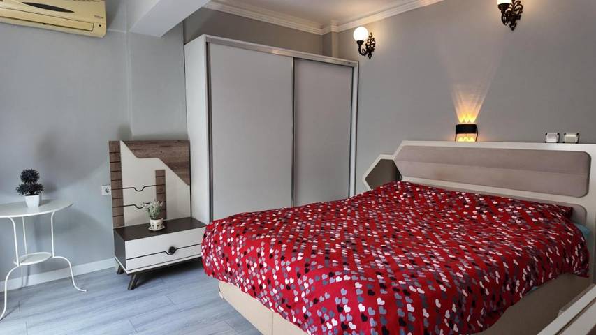 Apartamento de vacaciones para 5 personas, con terraza y jardín - 1