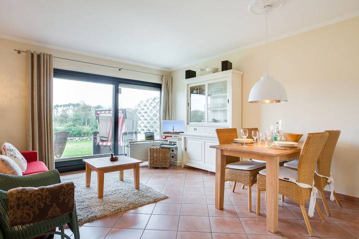 Ferienwohnung für 2 Personen, mit Ausblick und Seeblick sowie Garten in Wenningstedt - 4