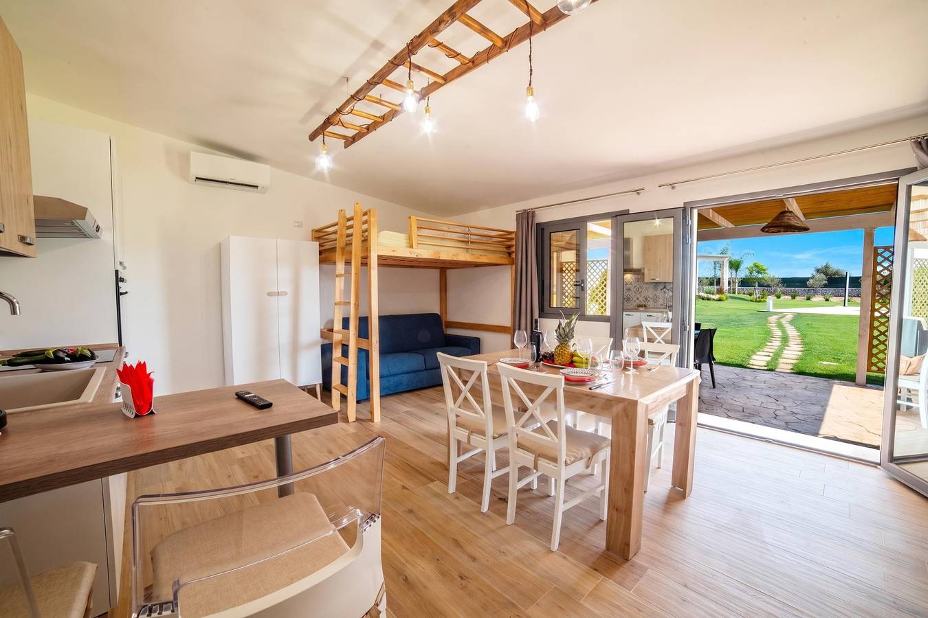 Trullo Tenuta Mary with Heated Pool in Carpignano Salentino, Lecce Provinz