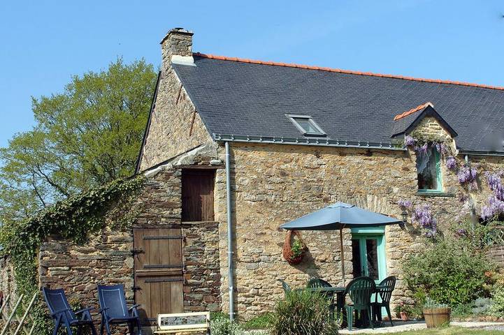 Gîte pour 4 personnes, avec terrasse et jardin
