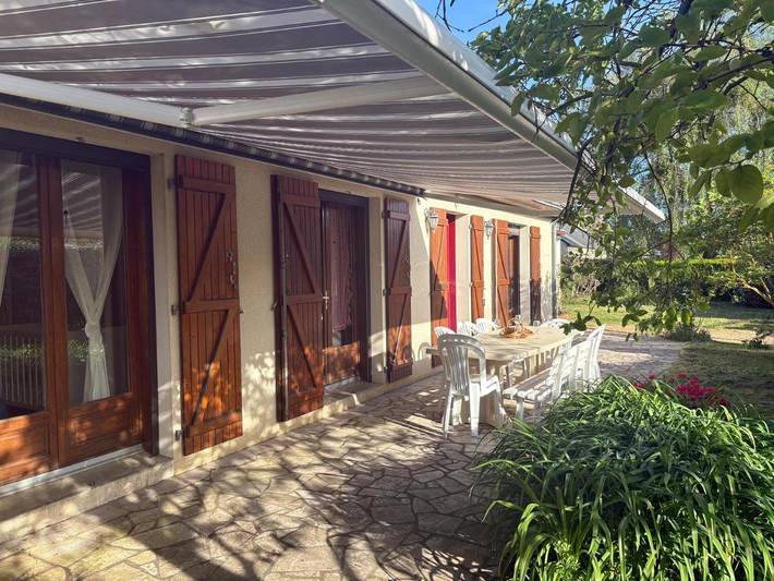 Location de vacances pour 9 personnes, avec jardin et terrasse à Villebernier - 4