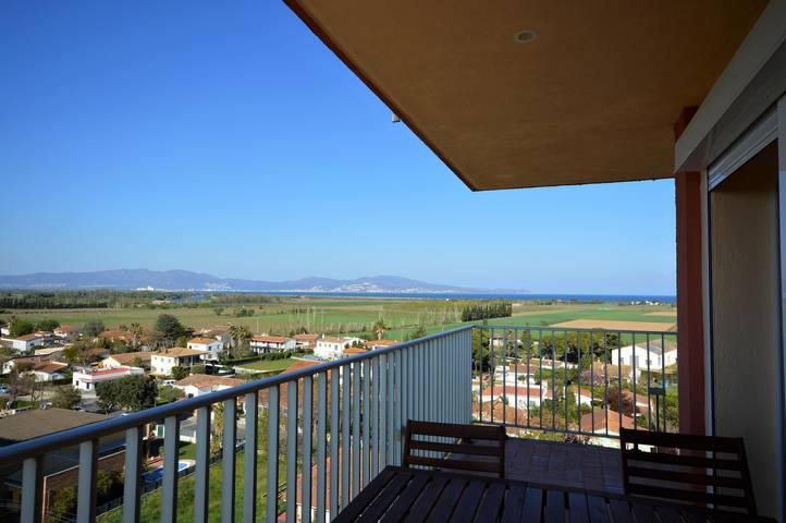 Ferienwohnung für 6 Personen, mit Meerblick und Pool sowie Terrasse in Sant Pere Pescador - 3