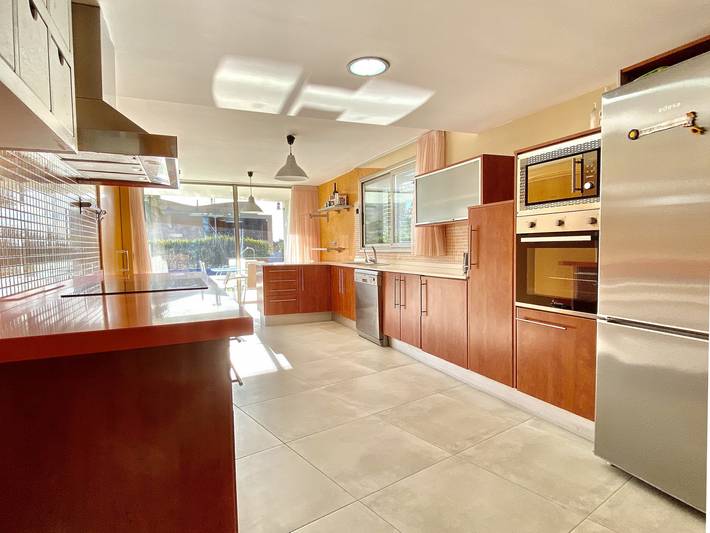 Casa rural para 10 personas, con Balcón además de Terraza y Jardín en Vandellós y Hospitalet del Infante - 2