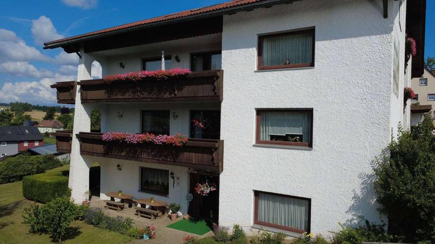 Gasthof Siebenstern - modernes Einzelzimmer mit Balkon in Röslau, Landkreis Wunsiedel im Fichtelgebirge