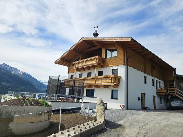 Ferienwohnung für 5 Personen, mit Garten und Balkon