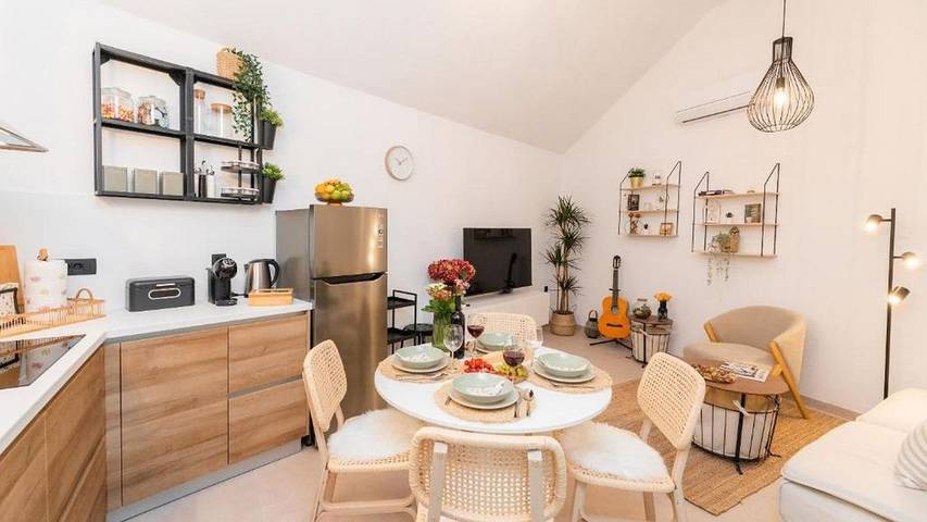 Villa pour 5 personnes, avec terrasse et piscine dans Brac - 3