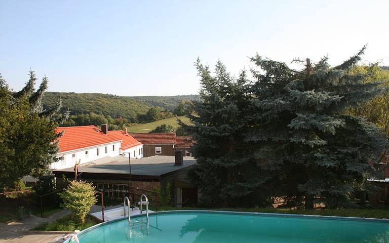 Bungalow für 4 Personen, mit Balkon/Terrasse und Sauna sowie Pool und Balkon in Thüringen - 4