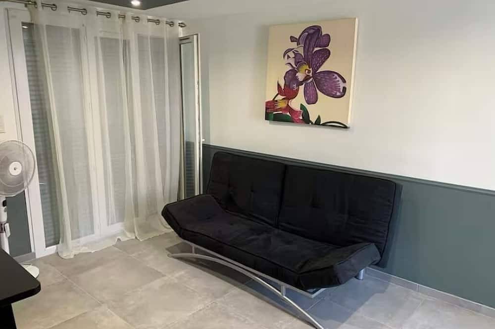 Entire apartment, Ideal studio for business trips or vacations in the south of France in Fos-sur-Mer, Istres region