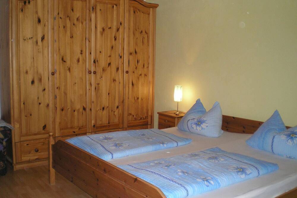 Mit Kaminofen, Fitnessraum und Sauna in Neureichenau, Šumava Mountains