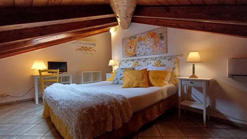 Hôtel pour 5 personnes, avec piscine ainsi que jardin et vue, animaux acceptés à Graniti - 4