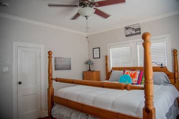 Vacation Home for 4 Guests in San Antonio, Bexar County, Picture 4