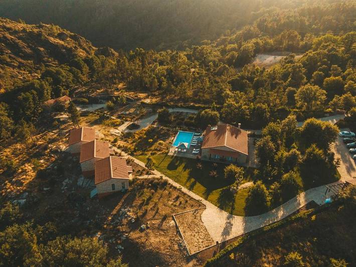 Gîte pour 4 personnes, avec sauna et jardin ainsi que piscine et terrasse, animaux acceptés dans Sernancelhe - 2