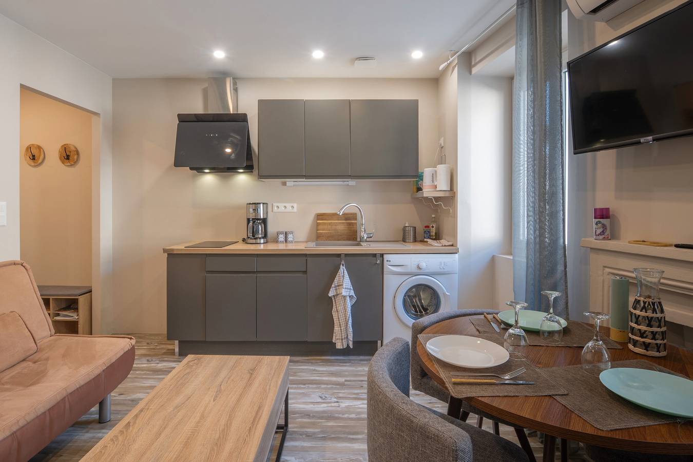 Apartamento entero, Apartamento '107 - T2 Acogedor' con Wi-Fi y Aire Acondicionado in Bourg-Saint-Andéol, Privas