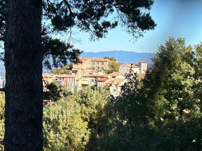 Location de vacances pour 10 personnes, avec jardin et piscine ainsi que vue et terrasse à Mimet - 4
