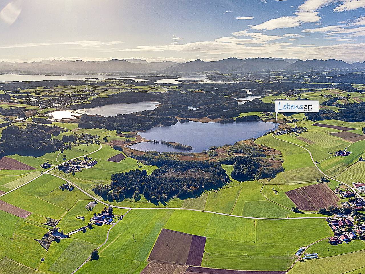 Entire apartment, Apartment "Ambiente" with Lake View, Shared Garden & Wi-Fi in Bad Endorf, Chiemsee