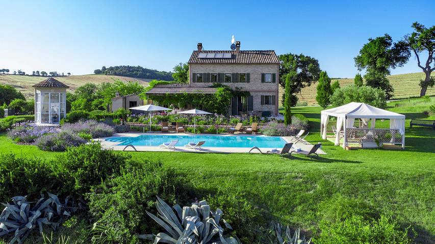 Casa vacanza per 10 persone, con Terrazza e Giardino nonché Panorama a Filottrano