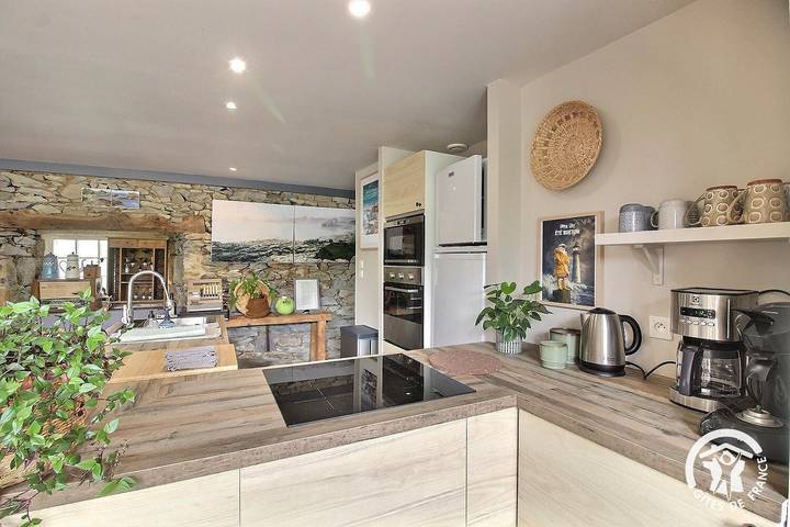 Gîte pour 7 personnes, avec Terrasse ainsi que Jardin et Vue à Trédarzec - 4