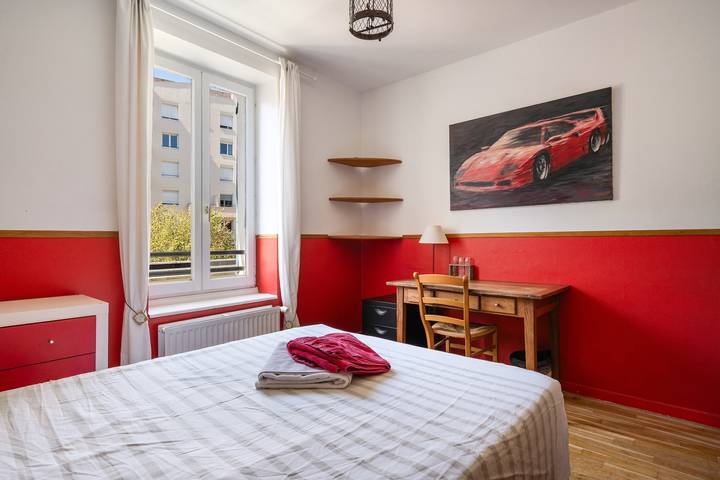 Chambres d'hôtes Les lilas– Piscine partagée et Wi-Fi à Lyon in Lyon, Lyon et ses environs