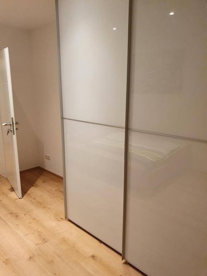Ganze Ferienwohnung, Deluxe Double Room (2 Adults + 1 Child) in Rosenheim, Oberbayern