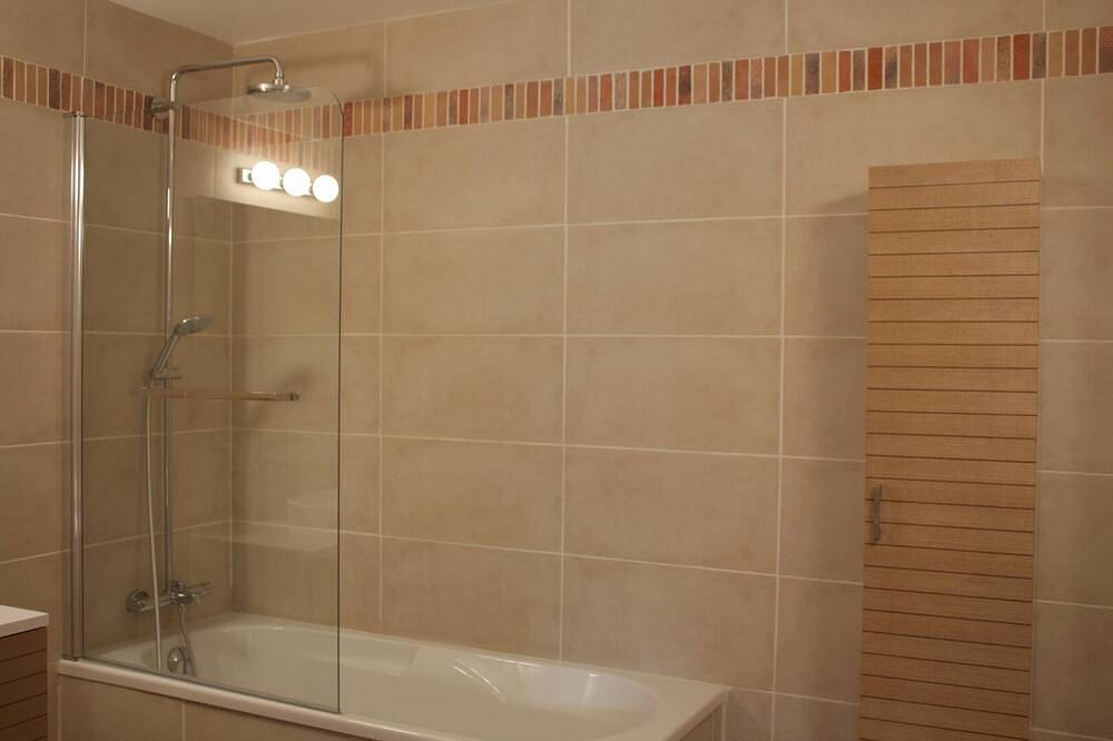 Apartamento entero, Gîte au Pic Saint-Loup with swimming pool - Peace and nature 20 min from Montpellier in Saint-Mathieu-de-Tréviers, Region de Montpellier