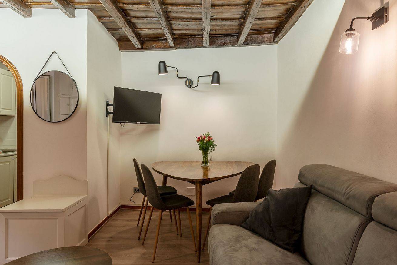 Ganze Wohnung, Ferienwohnung für 4 Personen mit Balkon/Terrasse in Rom Zentrum, Rom