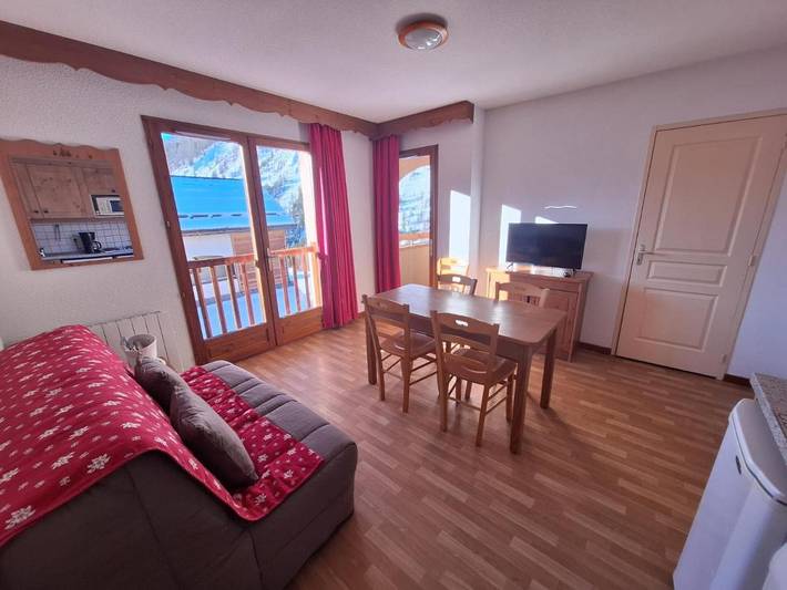 Appartement de vacances pour 4 personnes, avec Terrasse et Jardin ainsi que Piscine et Vue
