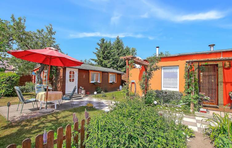 Ferienhaus für 2 Personen, mit Terrasse in Waren (Müritz)