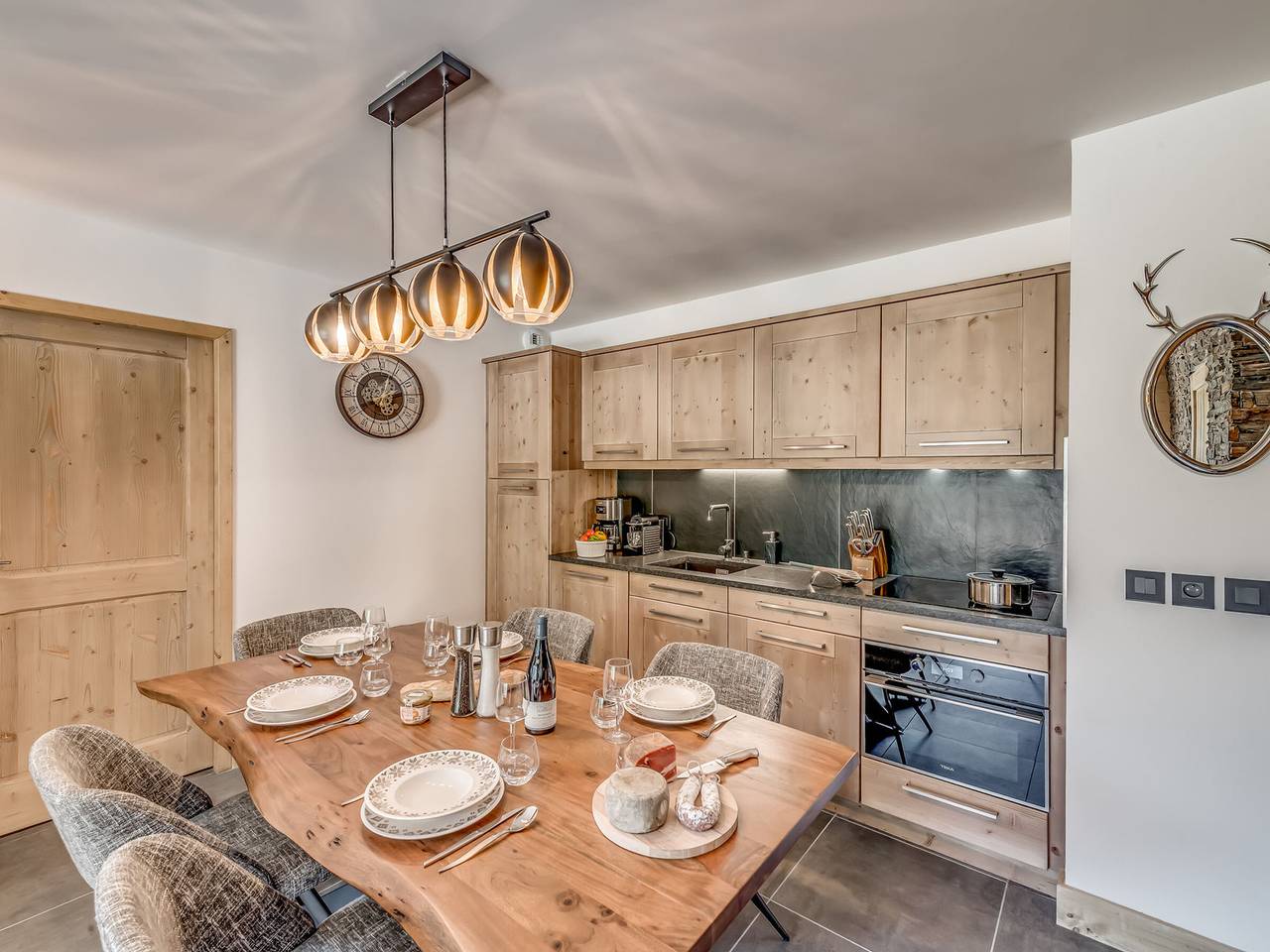 Appartement entier, Appartement 4* avec spa, wifi, parking, 6-7 pers in Champagny-en-Vanoise, Massif de la Vanoise
