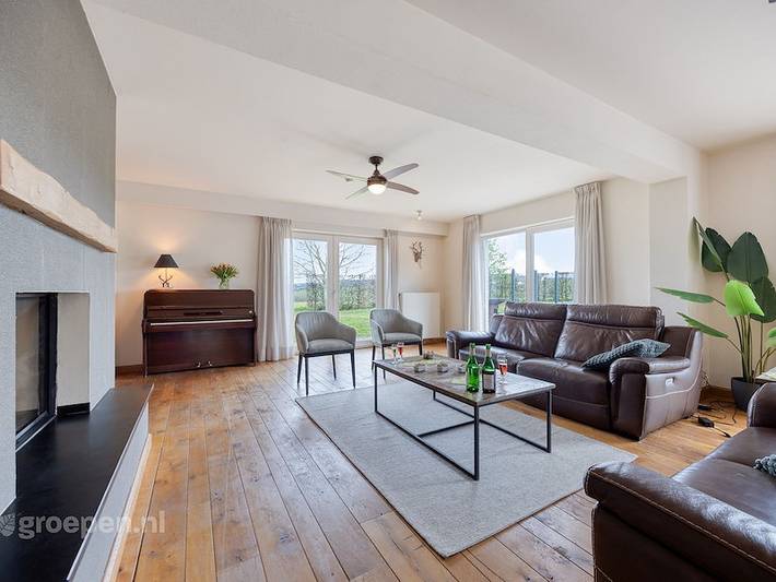 Chalet für 15 Personen, mit Seeblick und Terrasse sowie Pool und Balkon/Terrasse in Belgien - 3