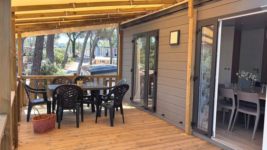 Camping pour 6 personnes, avec bassin pour enfant et jacuzzi à Le Muy - 4