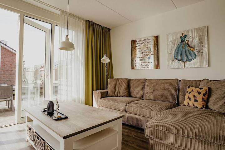 Vacation rental for 12 people, with terrace in Dutch Coast