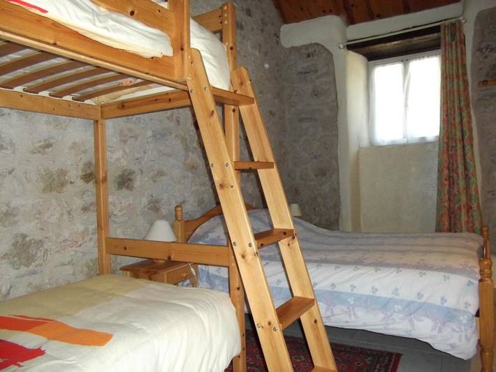 Gîte pour 3 personnes, avec jardin à La Cresse - 4