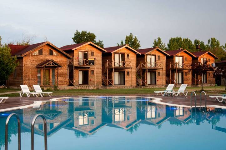 Hotel para 2 personas, con Terraza y Jacuzzi además de Jardín y Piscina en Fethiye